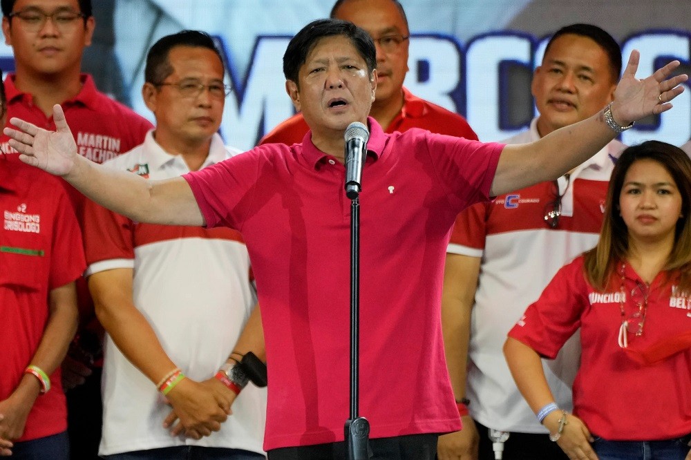 (05.10) Ông Marcos Jr. phát biểu sau khi kết quả sơ bộ về bầu cử tổng thống Philippines được công bố. (Nguồn: AP)