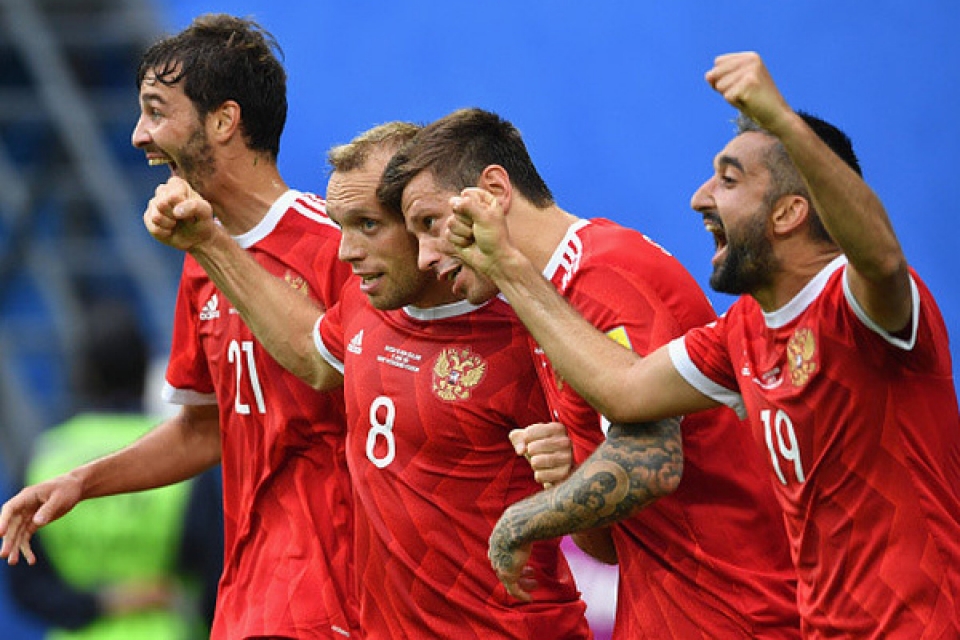 gau nga vao tu ket tai sao khong