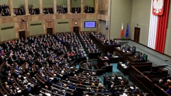 Ba Lan: Liên minh cầm quyền chính thức mất thế đa số tại Hạ viện