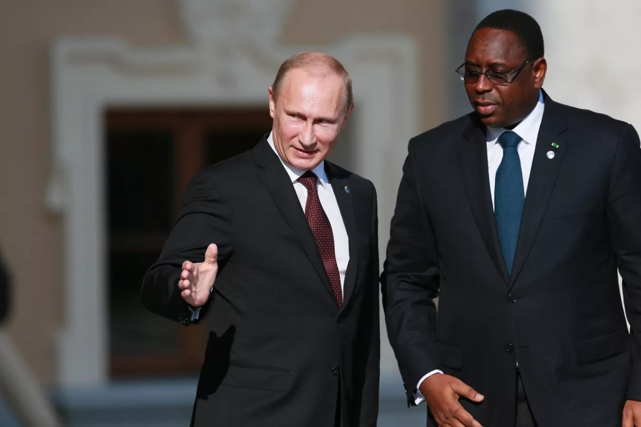 (06.03) Chủ tịch Liên minh châu Phi (AU) Macky Sall và người đồng cấp Nga Vladimir Putin trong cuộc gặp gỡ hồi năm 2018. (Nguồn: Sputnik)