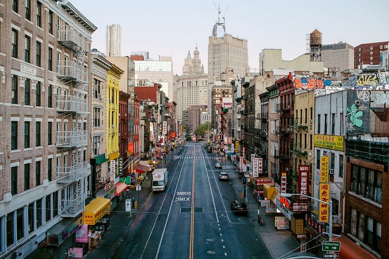 (06.06) Ngoại trưởng Mỹ Antony Blinken đã phê phán các hoạt động bạo lực nhắm vào cộng đồng người gốc Hoa tại Mỹ - Ảnh: Một góc phố khu Chinatown ở thành phố New York, Mỹ. (Nguồn: Jorge Quinteros/CC/Flickr)