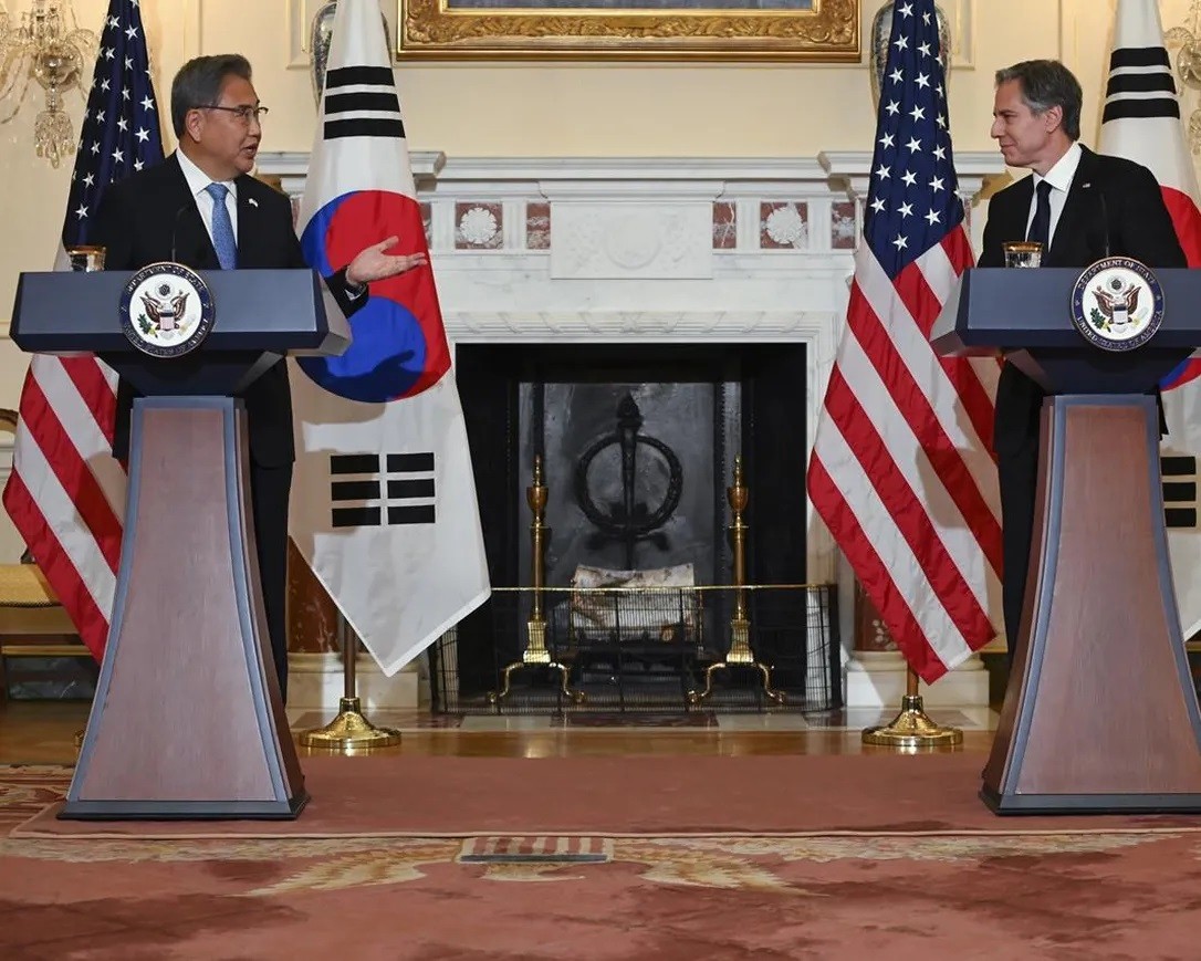 (06.14) Ngoại trưởng Mỹ Antony Blinken và người đồng cấp Hàn Quốc Park Jin trong họp báo chung tại Washington D.C., Mỹ ngày 13/6. (Nguồn: AP)