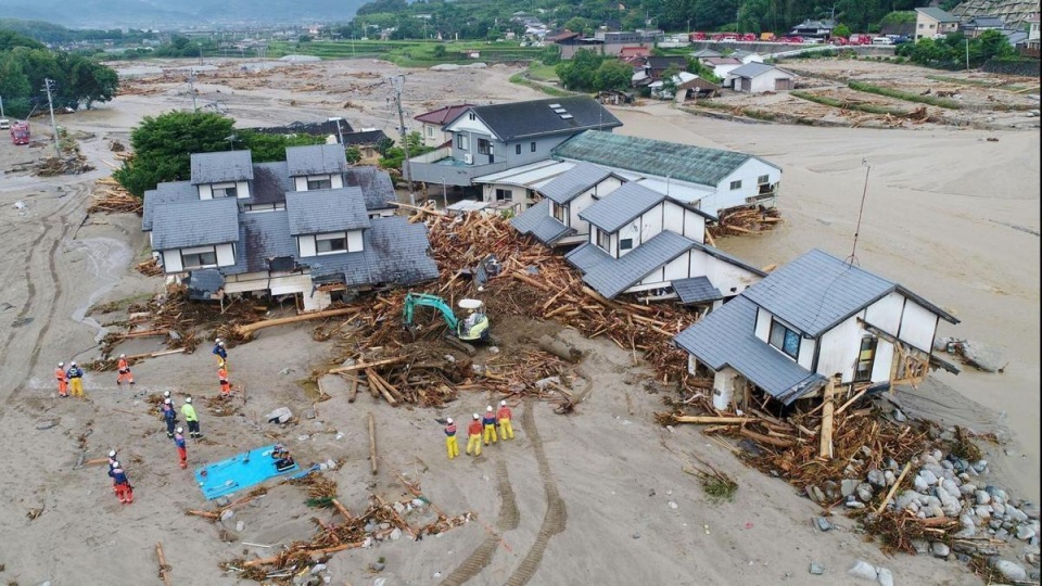 nhat ban thoi tiet xau can tro no luc cuu ho lu lut