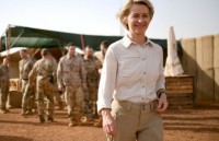 Pháp cam kết hỗ trợ lực lượng chống khủng bố G5 Sahel