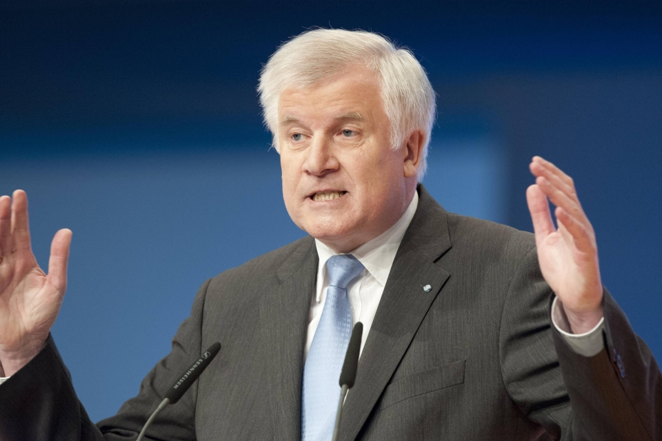 con bao trong long nuoc duc ky i may da quang nhung mua chua tanh