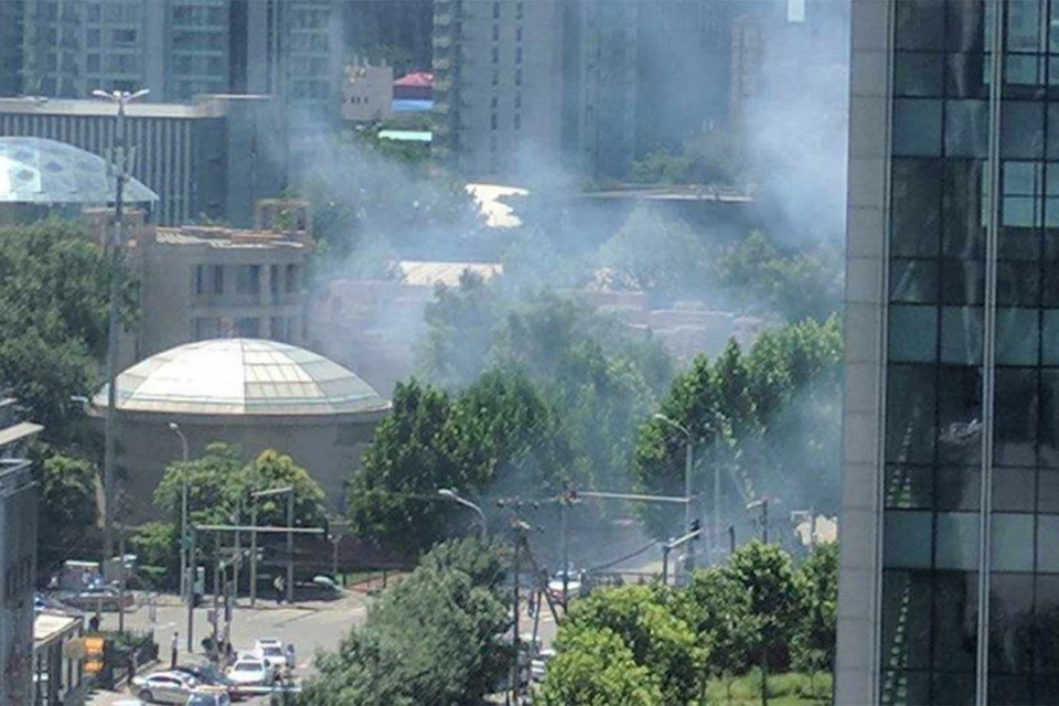 Mỹ - Trung Quốc xác nhận vụ nổ tại Đại sứ quán ở Bắc Kinh my trung quoc xac nhan vu no tai dai su quan o bac kinh