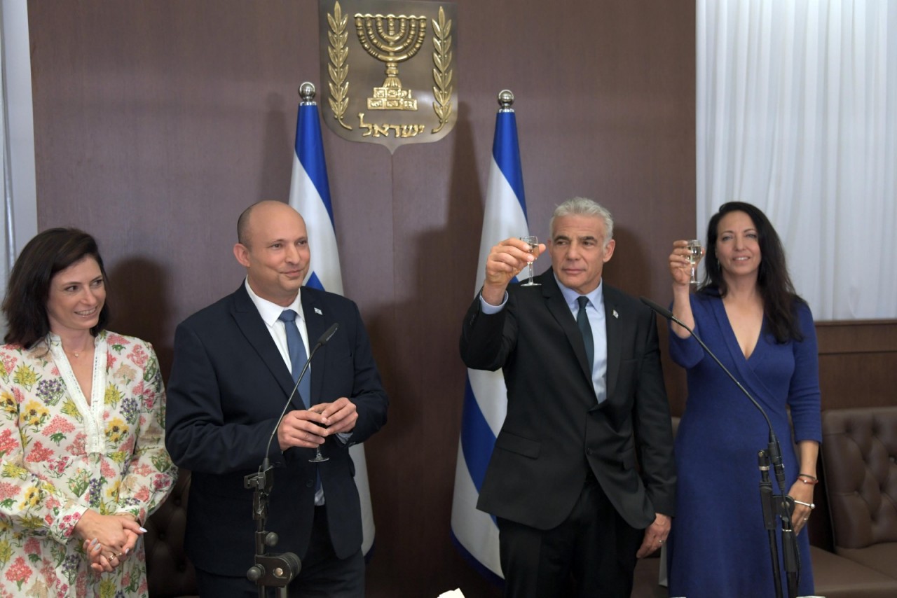 (07.05) Ông Naftali Bennett trong buổi lễ chia tay ngày 30/6 trước khi ông Yair Lapid trở thành Thủ tướng tạm quyền Israel. (Nguồn: GPO)