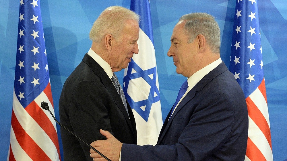 (07.13) Tổng thống Mỹ Joe Biden dự kiến sẽ gặp gỡ Thủ tướng Israel tạm quyền Yair Lapid và lãnh đạo phe đối lập Benjamin Netanyahu - Ảnh: Ông Joe Biden gặp gỡ ông Benjamin Netanyahu trong chuyến thăm Israel năm 2016 (Nguồn: People Dispatch)