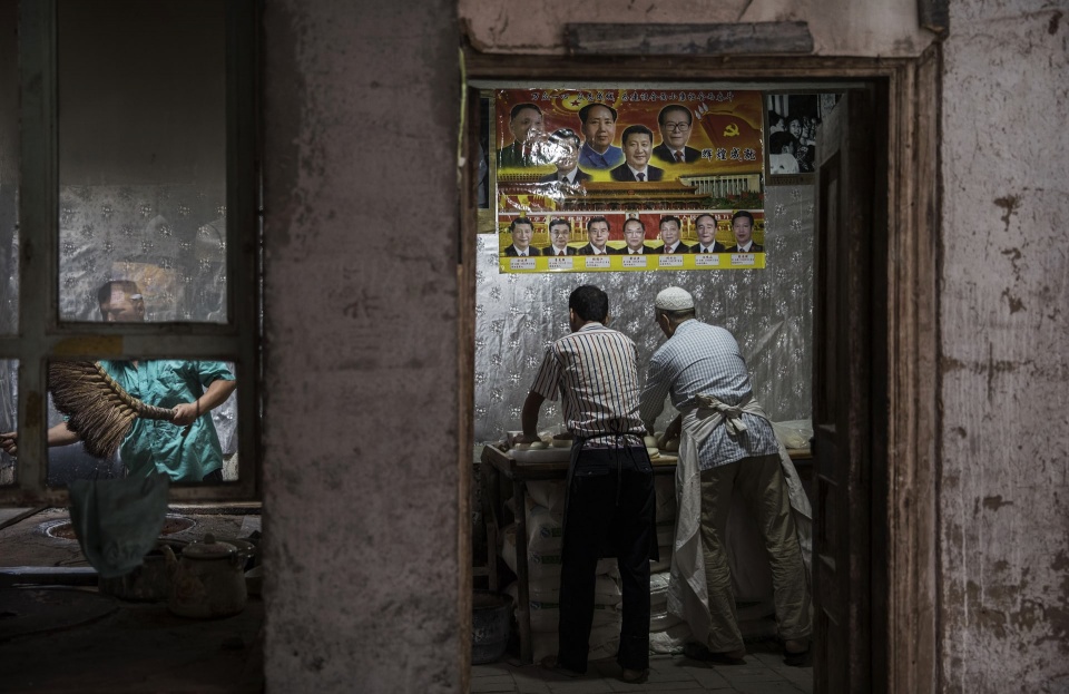 kashgar vien ngoc tren con duong to lua
