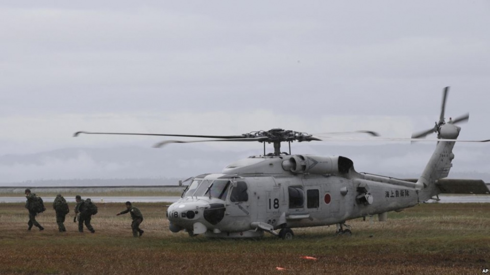 nhat ban truc thang msdf roi xuong bien 3 nguoi mat tich