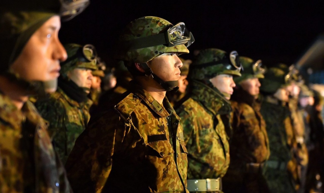 (08.25) Nhật Bản đang nỗ lực đảm bảo tài chính cho ngân sách quốc phòng gia tăng - Ảnh: Các binh sĩ thuộc Lực lượng Phòng vệ Nhật Bản (JSDF). (Nguồn: JapanForward) (08.25) Nhật Bản đang nỗ lực đảm bảo tài chính cho ngân sách quốc phòng gia tăng - Ảnh: Các binh sĩ thuộc Lực lượng Phòng vệ Nhật Bản (JSDF). (Nguồn: JapanForward)