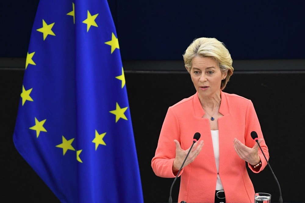 (09.21) Chủ tịch Ủy ban châu Âu Ursula Von der Leyen trình bày Thông điệp Liên minh ngày 16/9. (Nguồn: AFP) (09.21) Chủ tịch Ủy ban châu Âu Ursula Von der Leyen trình bày Thông điệp Liên minh ngày 16/9. (Nguồn: AFP)