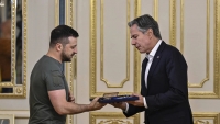 Ngoại trưởng Mỹ nhận huân chương Ukraine