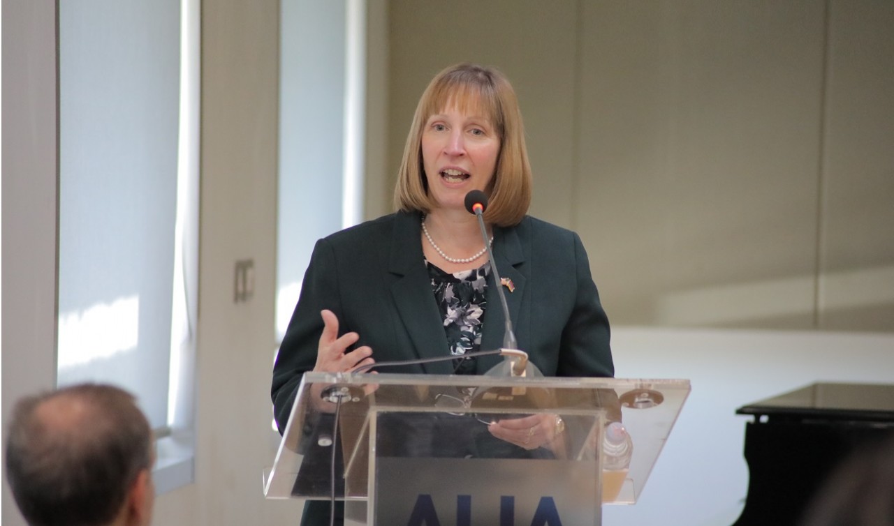 (09.15) Bà Lynne Tracy, Đại sứ Mỹ tại Armenia, có thể được ông Biden đề cử làm Đại sứ Mỹ tại Nga. (Nguồn: AUA)