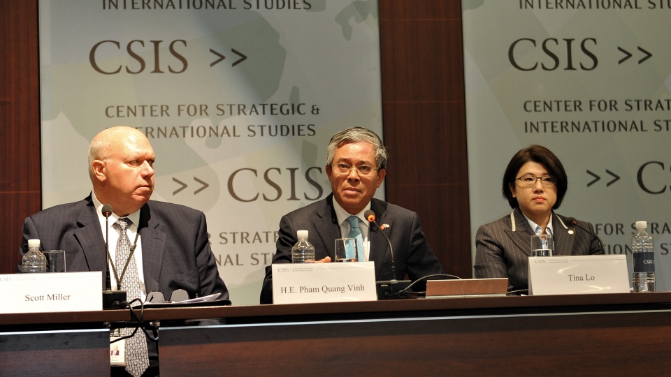 dai su pham quang vinh tham du hoi thao ve cau truc khu vuc chau a