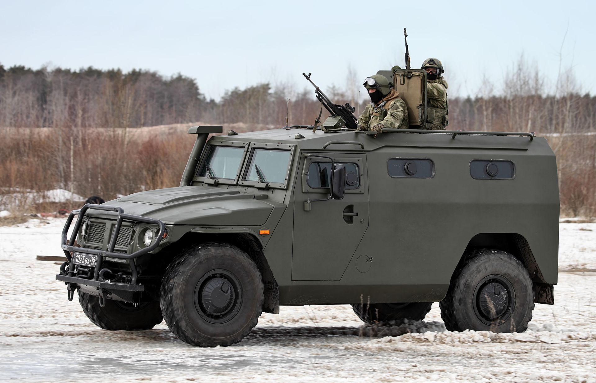 nga dieu dong hang chuc xe boc thep ho tro quan canh tai syria