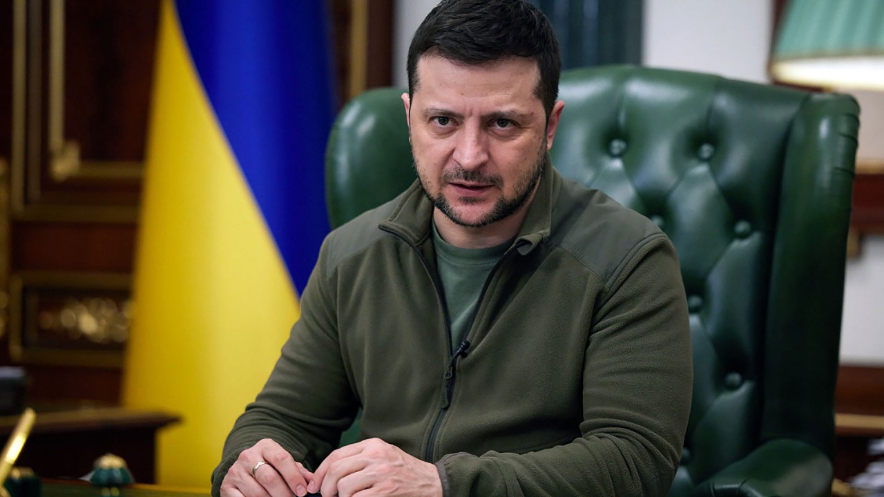 (10.07) Tổng thống Ukraine Volodymyr Zelensky đã bày tỏ thái độ gay gắt sau khi chính quyền Moscow coi nhà máy điện hạt nhân Zaporizhzhia là tài sản của Nga. (Nguồn: Ukrinform)