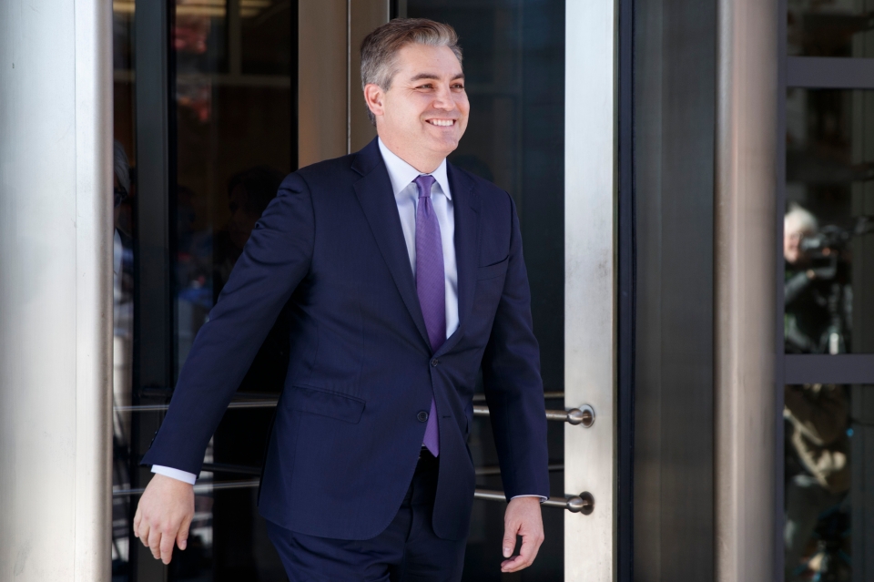 Nhà Trắng trả lại thẻ tác nghiệp của nhà báo CNN nha trang tra lai the tac nghiep cua nha bao cnn