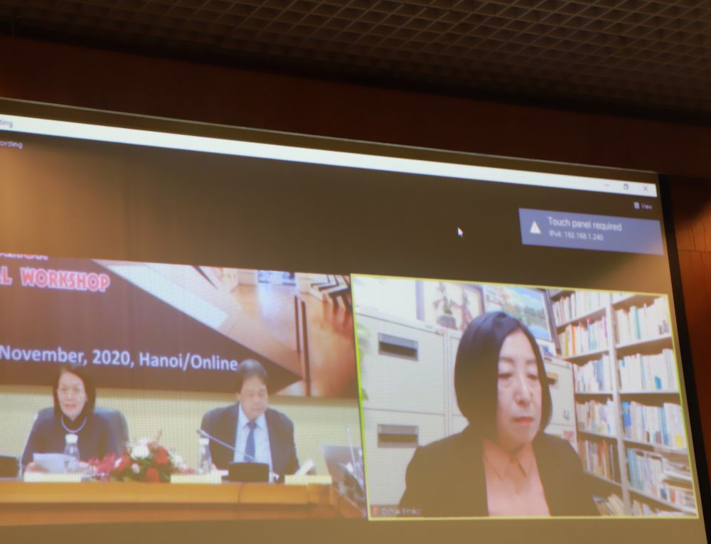 (11.22) Giáo sư Emiko Ochiai, Giám đốc Trung tâm nghiên cứu châu Á, Đại học Kyoto Nhật Bản trao đổi trực tuyến. (Nguồn Phụ nữ Việt Nam) (11.22) Giáo sư Emiko Ochiai, Giám đốc Trung tâm nghiên cứu châu Á, Đại học Kyoto Nhật Bản trao đổi trực tuyến. (Nguồn Phụ nữ Việt Nam)