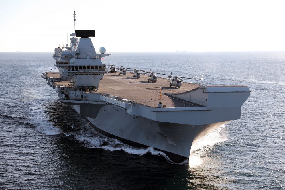 (12.25) Tàu sân bay HMS Queen Elizabeth của Hải quân Hoàng gia Anh (ảnh) được cho là sẽ xuất hiện thường xuyên hơn ở Biển Đông vào năm sau. (Nguồn: UKDJ)