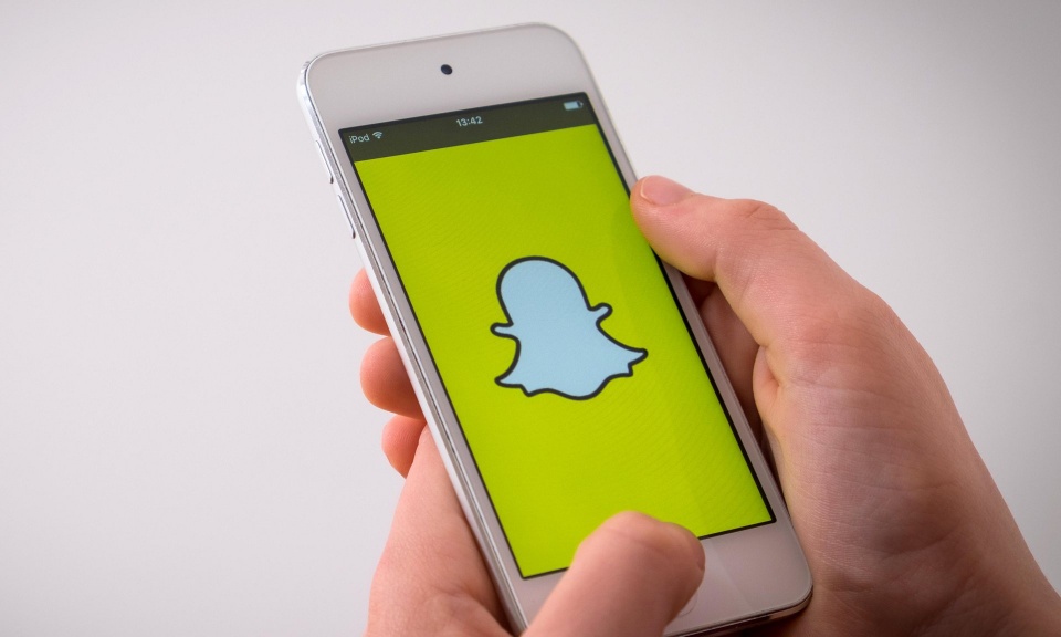 theo buo c google snap da t tru so ta i london