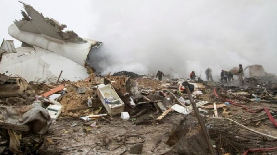 kyrgyzstan de quo c tang tuo ng nie m vu roi ma y bay va n ta i