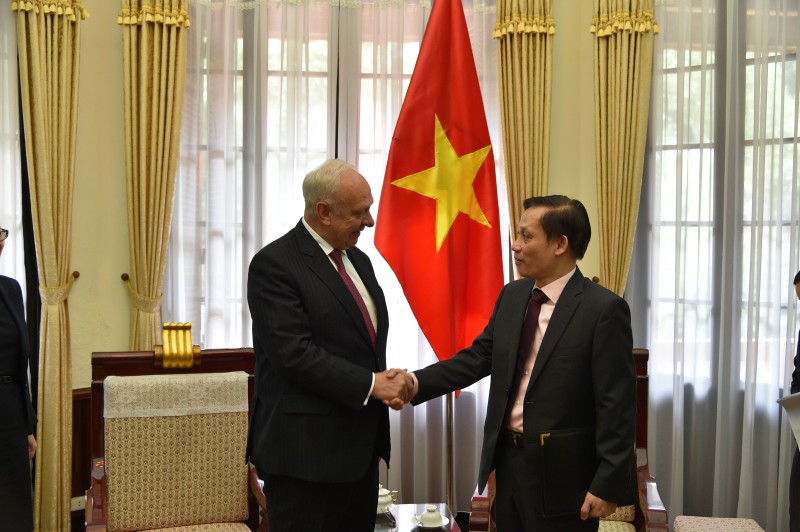 thu truo ng le hoa i trung tie p da i su nga ta i vie t nam