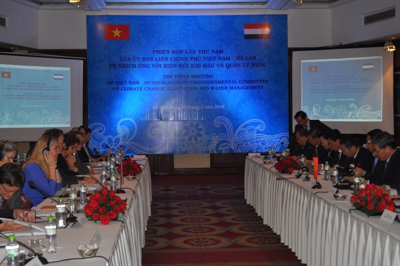 vie t nam ha lan ho p ta c thi ch u ng vo i bie n do i khi ha u va qua n ly nuo c