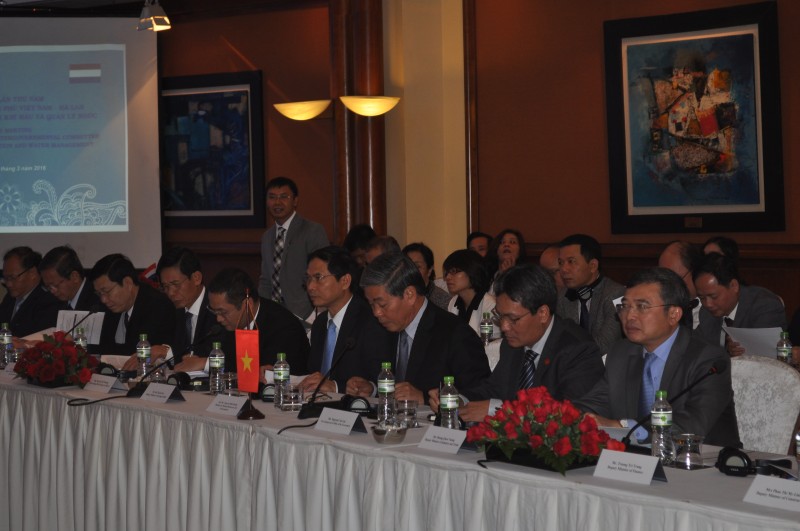 vie t nam ha lan ho p ta c thi ch u ng vo i bie n do i khi ha u va qua n ly nuo c