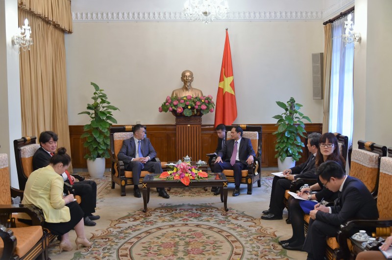 thu truong bui thanh son tiep co van tong thong mong co