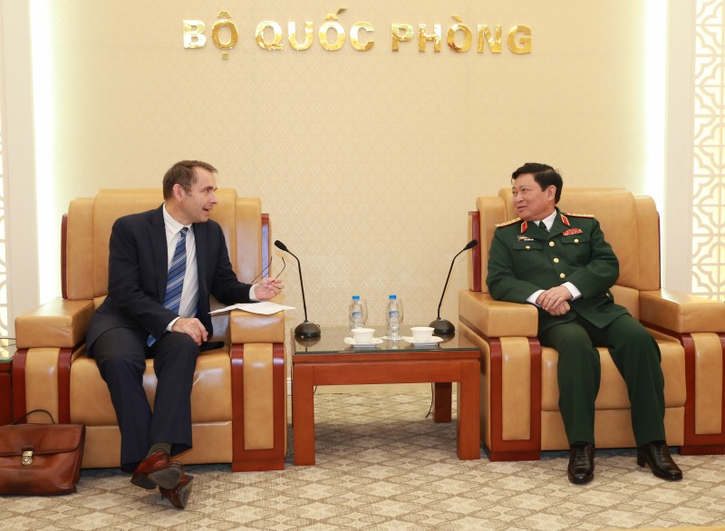 bo truong bo quoc phong tiep dai su cac nuoc