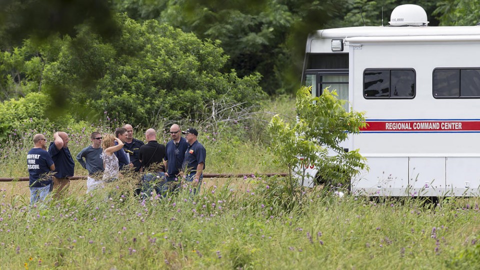 Xe tải quân sự Mỹ bị lũ cuốn, 5 binh sĩ thiệt mạng xe ta i quan su my bi lu cuo n 5 binh si thie t ma ng