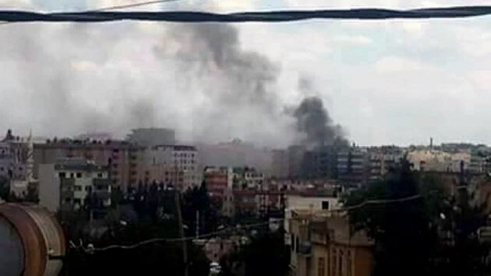 tho nhi ky tie p tu c da nh bom xe nha m va o ca nh sa t