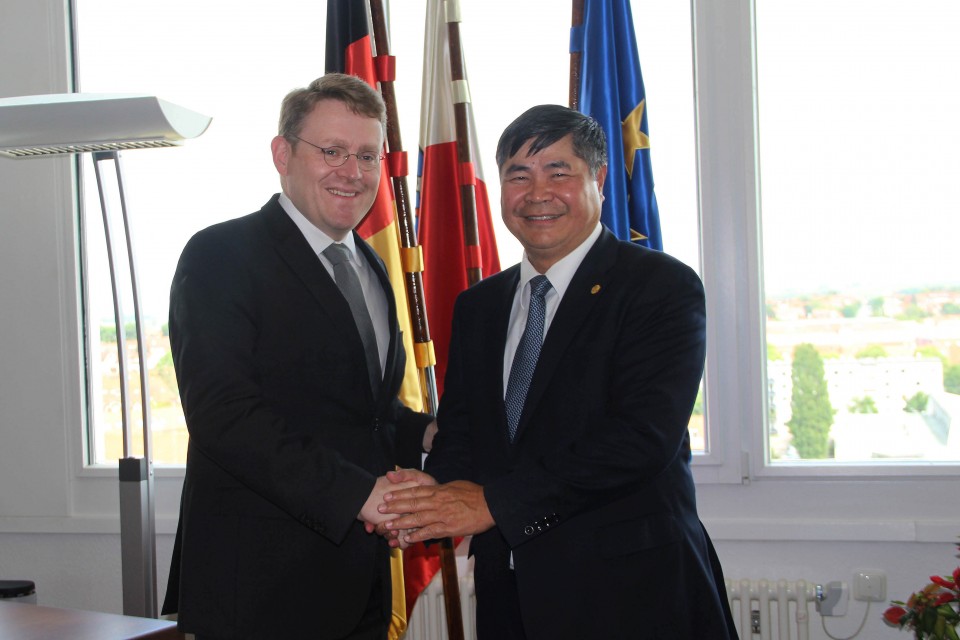 qua ng ba hi nh a nh vie t nam tai bang th ringen duc