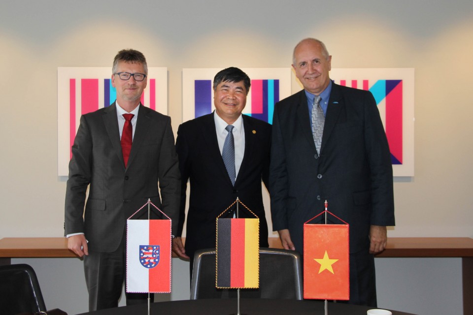 qua ng ba hi nh a nh vie t nam tai bang th ringen duc