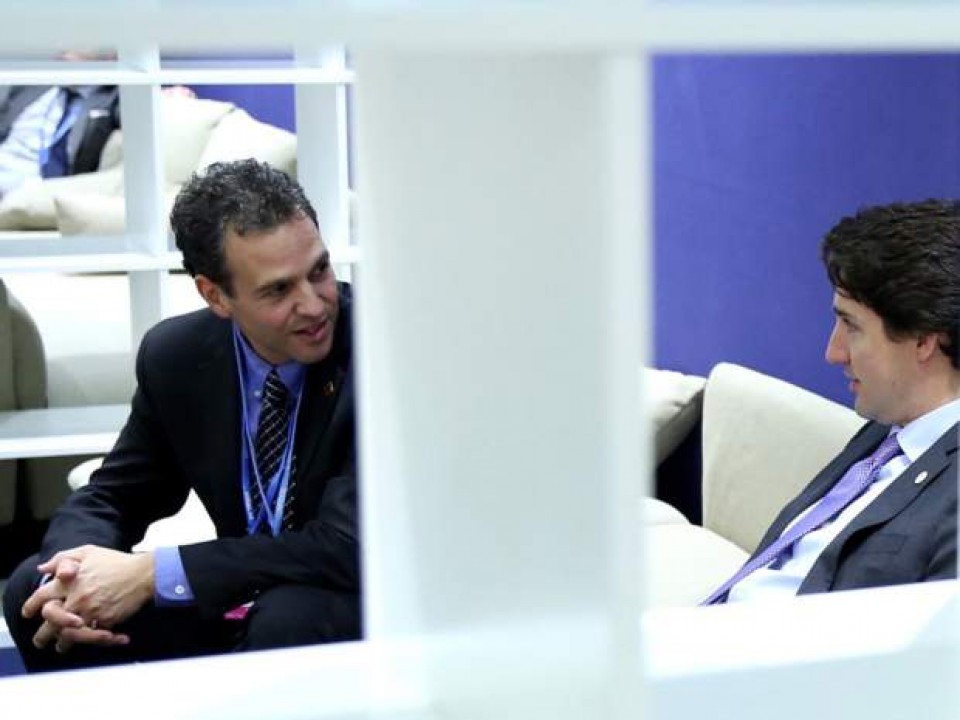 nguo i thie t ke chi nh sa ch do i ngoa i canada tu chu c