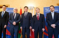 du c tie p tu c nha n nguo i ti na n truo c tha ch thu c li ch su