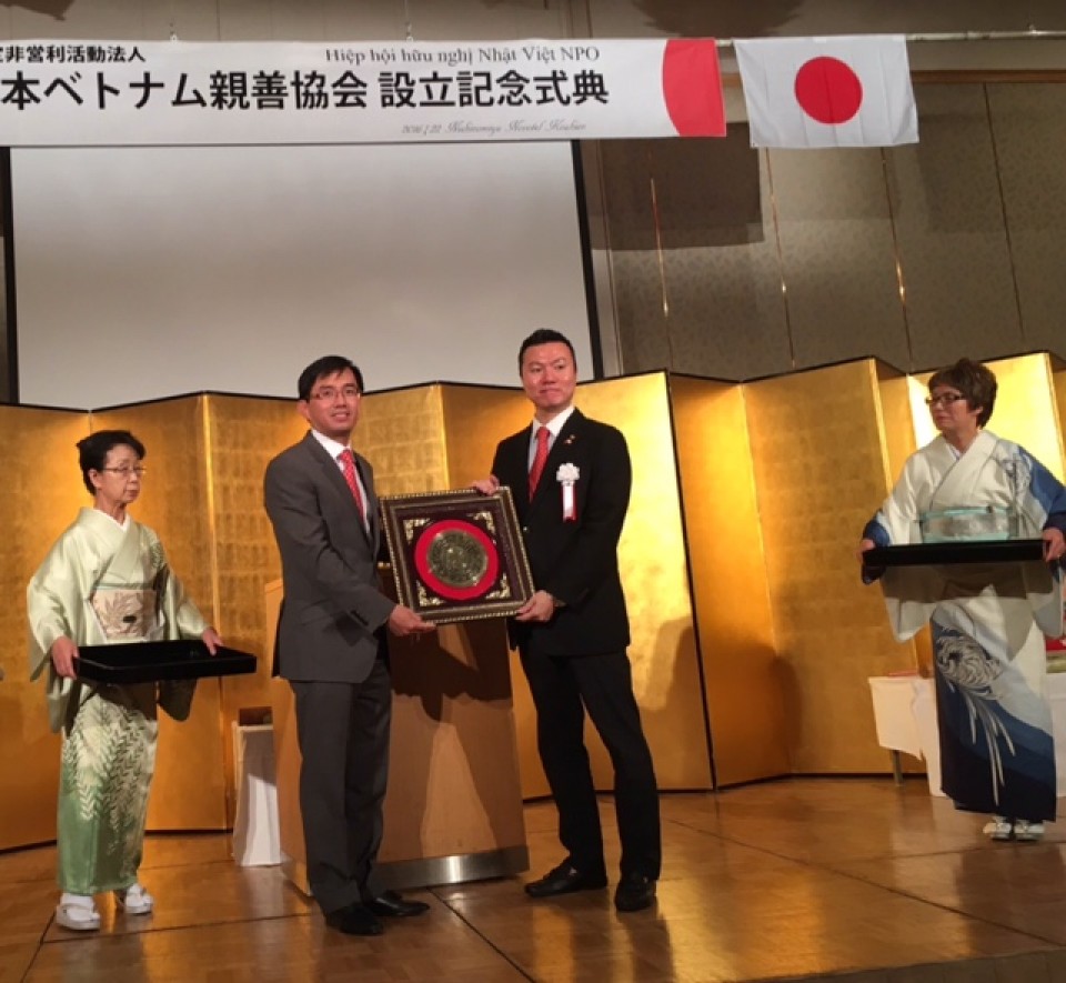 tang cuong hieu biet tinh huu nghi va giao luu kinh te vie t nha t