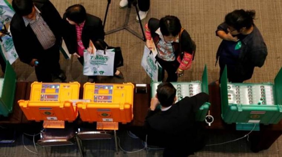 tha i lan chua n bi cho cuo c trung ca u y dan ve hie n pha p