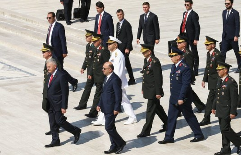 tho nhi ky manh tay cai to quan doi hau da o chinh