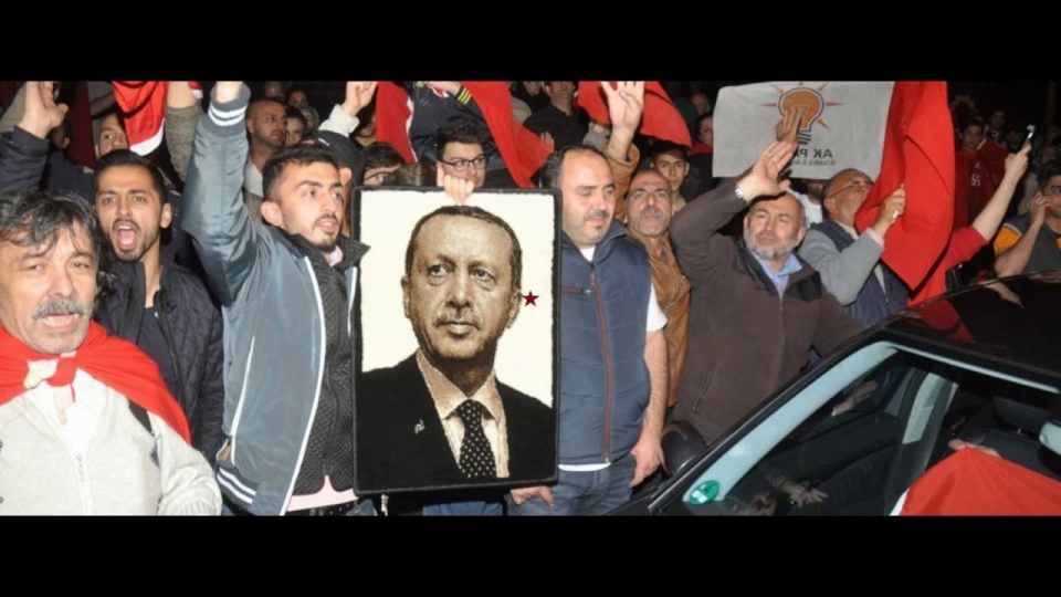 le loi ye u to ta o nen mot tho nhi ky moi