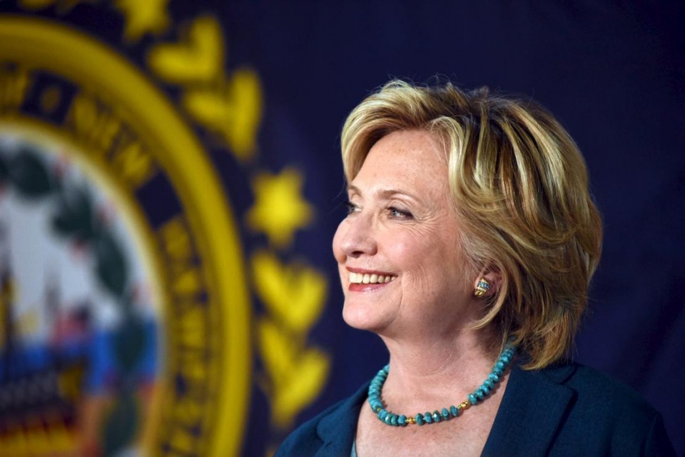 Bà Clinton chiếm ưu thế ở các bang còn do dự ba clinton chiem uu the o cac bang con do du