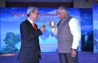 dong vien moi tang lop nhan dan xay dung bao ve phat trien dat nuoc