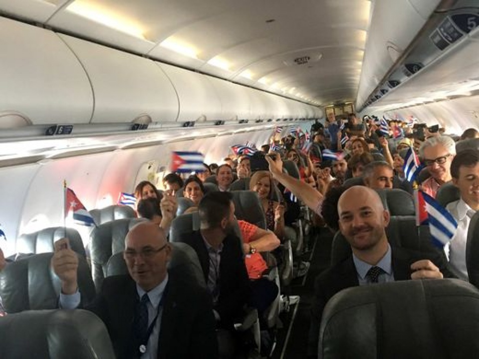 chuyen bay thuong mai dau tien cua my den cuba sau hon nua the ky