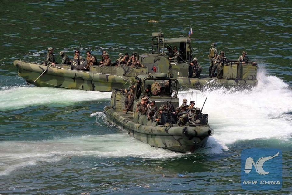 ga n 2000 binh si my philippines tap tran chung