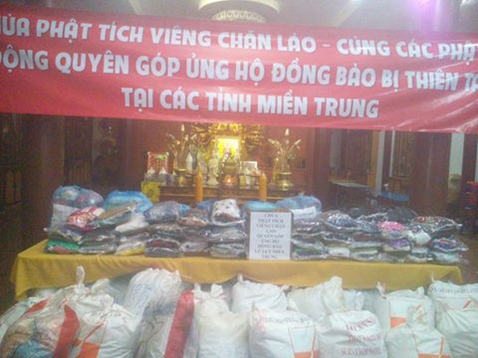 Chùa Phật tích tại Lào tổ chức quyên góp ủng hộ đồng bào miền Trung phat tu tich tai lao chia se mat mat cua mien trung