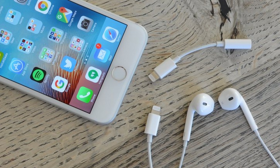 loi nhuan hang quy cua apple sut giam do doanh so iphone