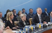 gan 3000 nguoi di cu duoc cuu tren bien dia trung hai