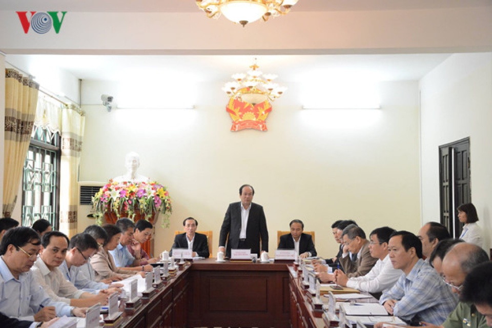 chu tich xa lam sai chu tich tinh phai dung ra xin loi