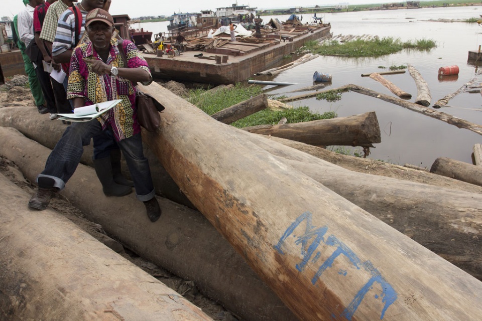 lhq keu goi the gio i cu ng doi pho voi toi pham moi truong